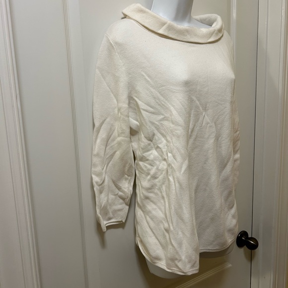 🛍️3/$12 Talbots sweater - Picture 2 of 6